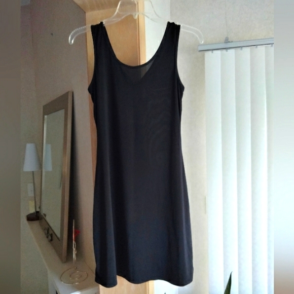 Full Slip Reversible 2-Way Tank Slip Black Sz S Excellent Condition - Picture 9 of 10